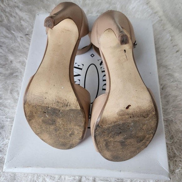 STEVE MADDEN Mogull Natural Heels, Size 7.5 - Picture 6 of 9